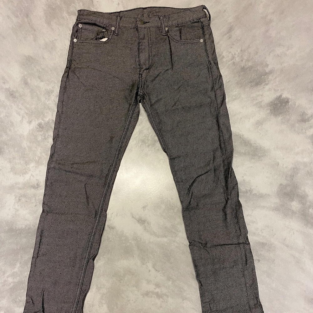 519 Grey Skinny Levi's